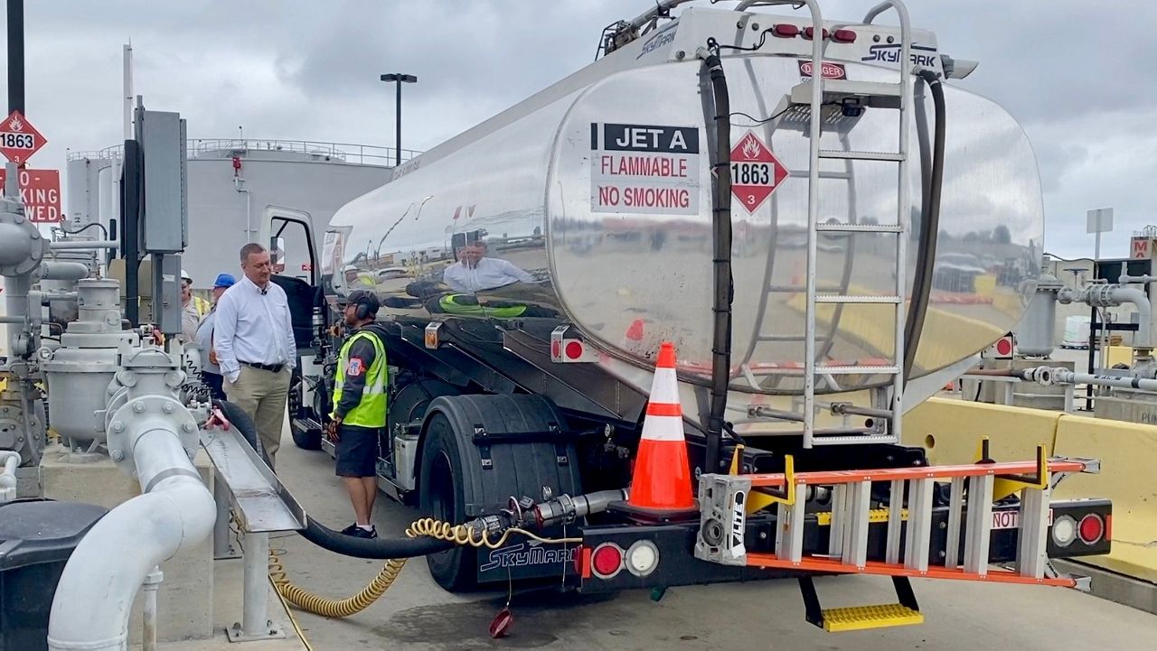 San Diego Airport begins using renewable diesel